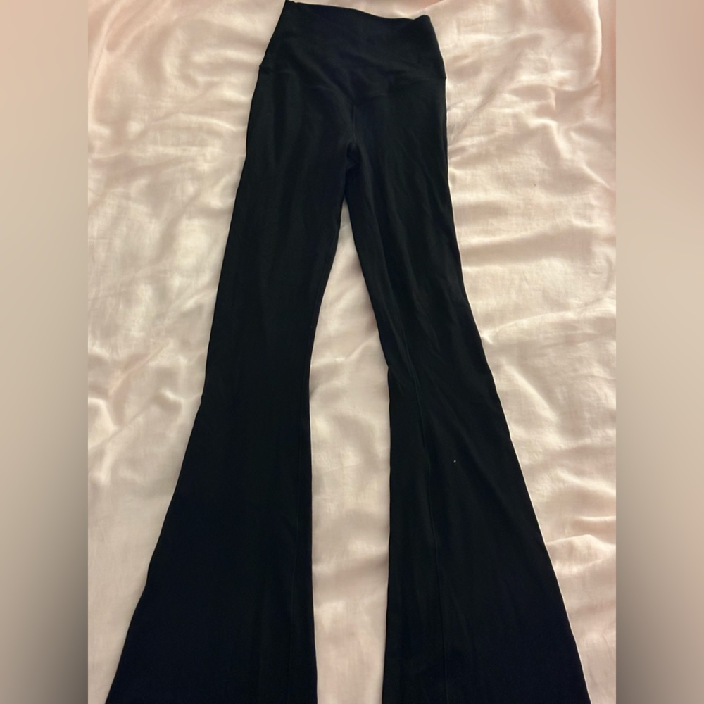Aerie offline real me high waisted crossover flare leggings black size XS